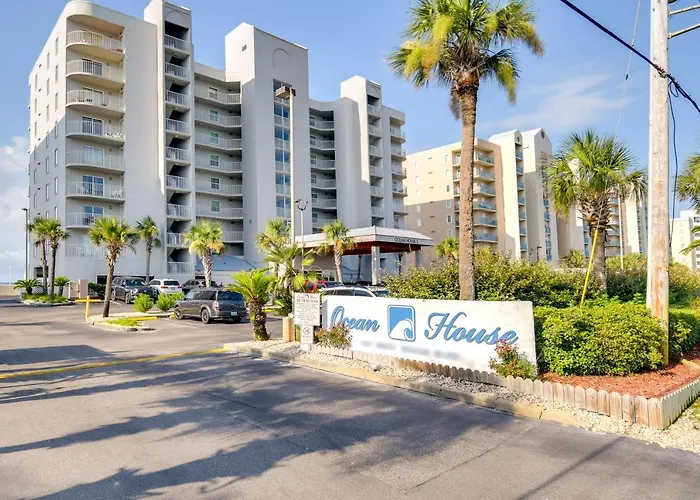 Beachfront In W/ Pool Access! *