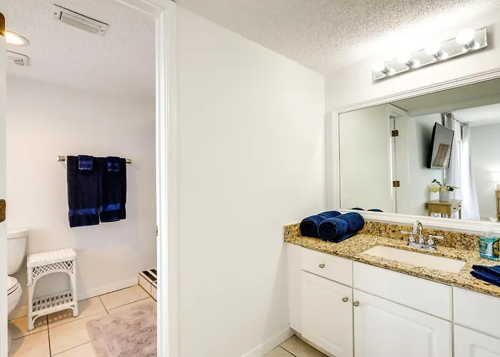 Holiday home Beachfront In W/ Pool Access!