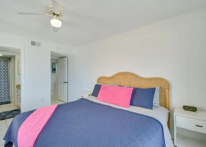 Beachfront In W/ Pool Access! *